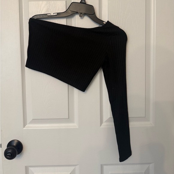 Forever 21 Ribbed One-Shoulder Crop Top - Picture 3 of 6